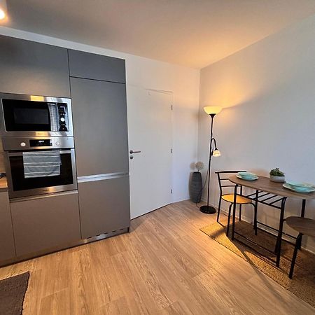 Krasny Utulny Byt S Balkonom A Parkovanim! Bratislava Esterno foto