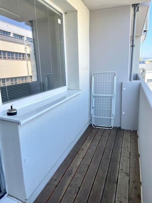 Krasny Utulny Byt S Balkonom A Parkovanim! Bratislava Esterno foto