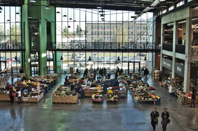 Krasny Utulny Byt S Balkonom A Parkovanim! Bratislava Esterno foto